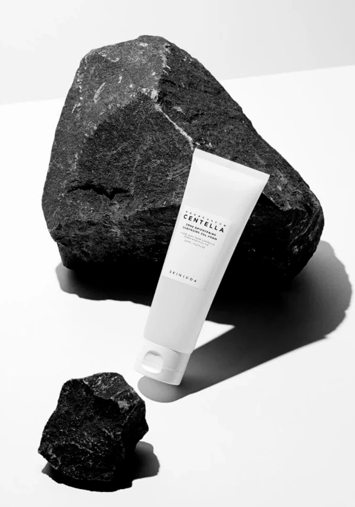 Осветляющая гель-пенка для умывания |125 ml| SKIN1004 Madagascar Centella Tone Brightening Cleansing Gel Foam