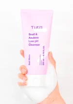Успокаивающий гель для умывания с муцином |200 ml| TIAM Snail & Azulene Low pH Cleanser — изображение 2