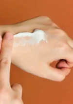 Солнцезащитный крем SKIN1004 Madagascar Centella Probio-Cica Glow Sun Ampoule SPF50+ PA++++ 50 ml